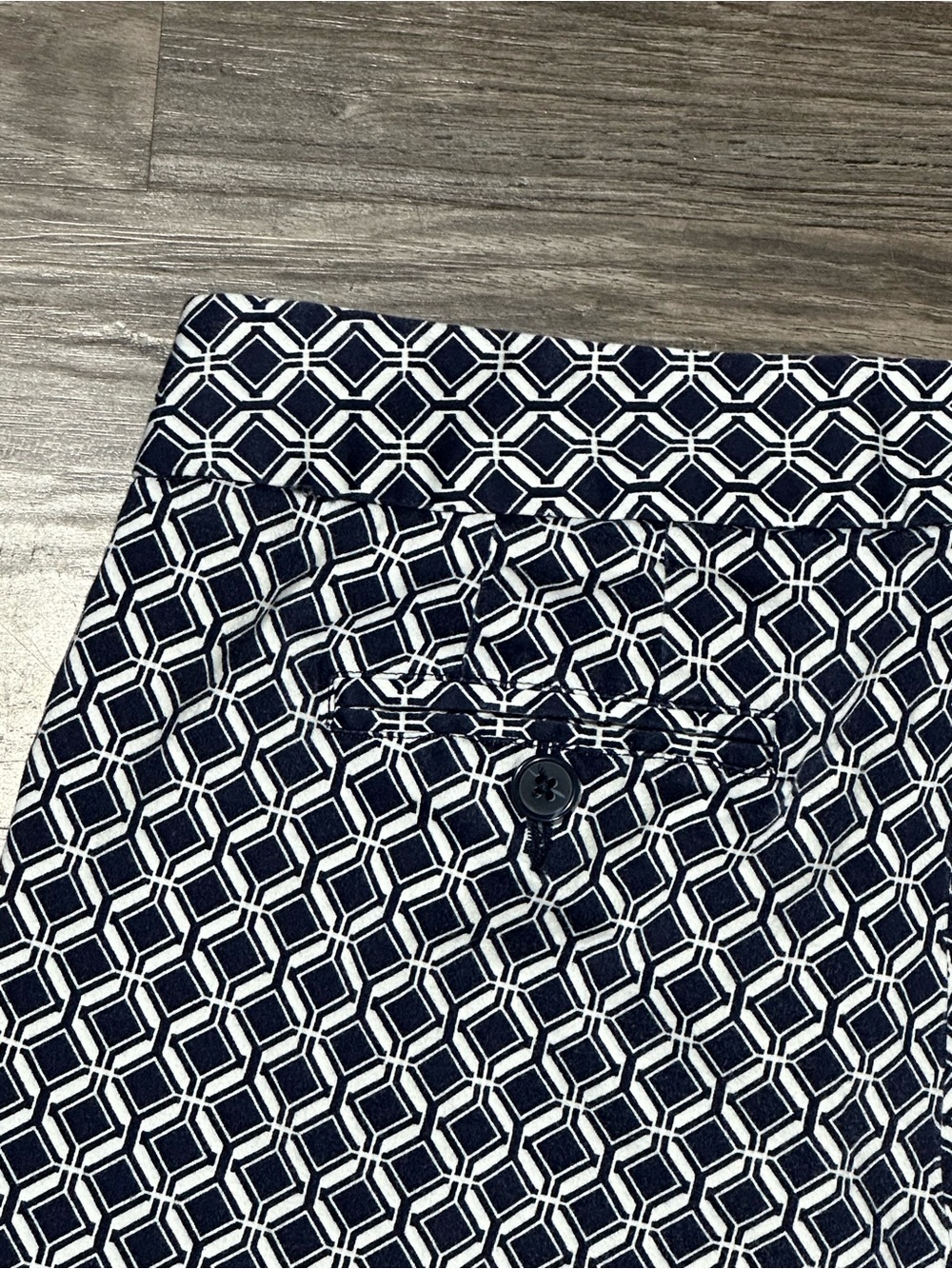 LAUNDRY BY SHELLI SEGAL Navy & White Geometric Print Flat Front Cropped Pants 8 - Picture 9 of 11